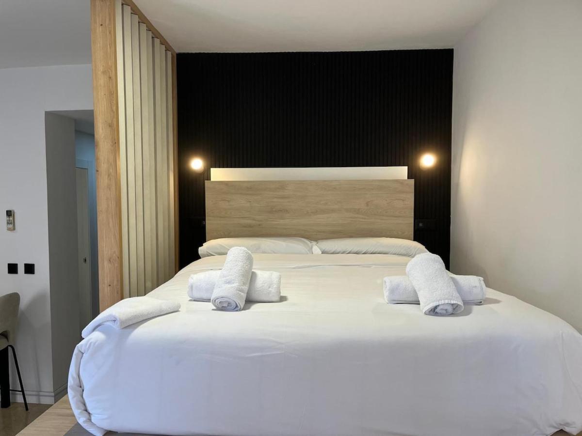Thyssen By Coverlin Apartment